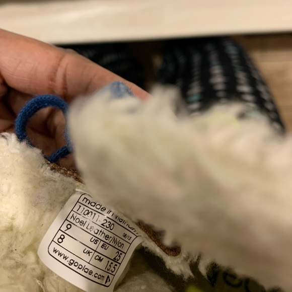 *SOLD* 9 Toddler Go Plae Boots - Picture 5 of 7